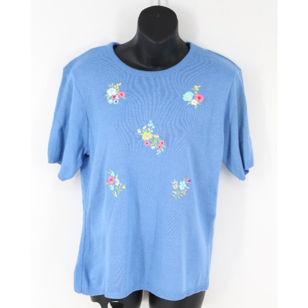 Vintage Southern Lady Womens Knit Short Sleeve Top Floral Embroidery Size Medium